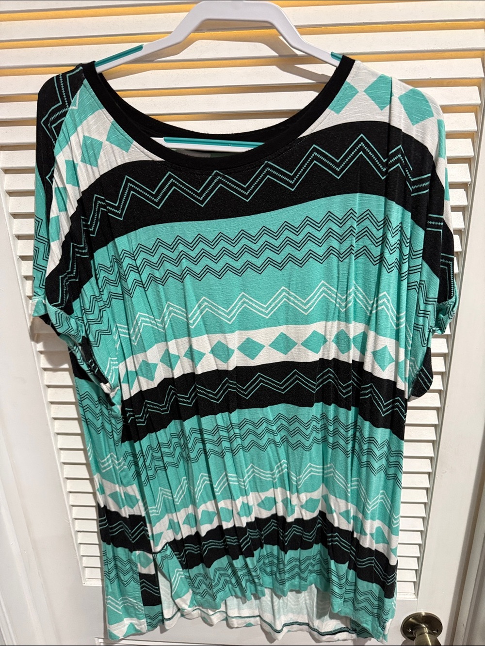 LuLaRoe Black and Aqua Chevron Tunic